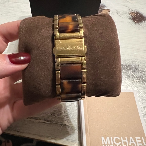 Michael Kors Watch - Picture 4 of 5